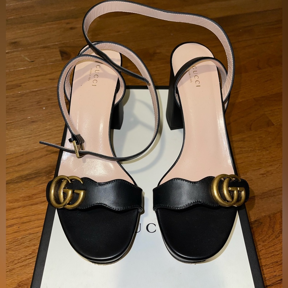Gucci Marmont Double G Logo-Embellished Leather Platform
Sandals In Black